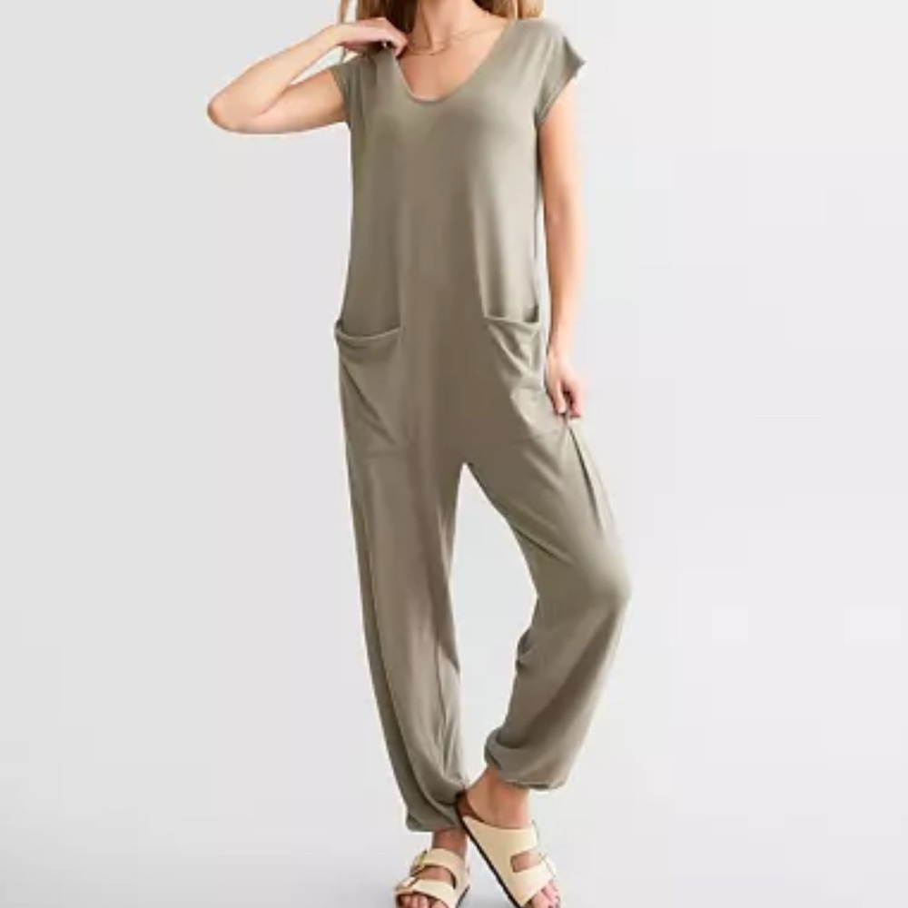 Olive Green Relaxed Jumpsuit with Pockets